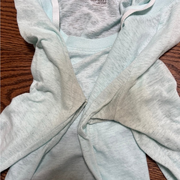 ❤️3/$20❤️ Small hooded shirt - Picture 3 of 3